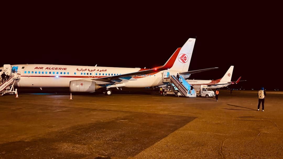 découvrez air algérie, la compagnie nationale d'algérie, offrant des vols directs vers de nombreuses destinations internationales avec un service de qualité.