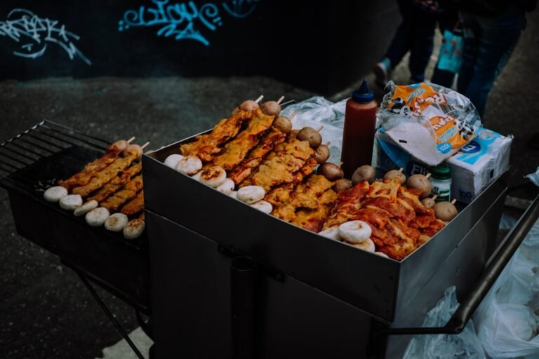 découvrez la street food algérienne : saveurs authentiques, plats traditionnels et délices de rue typiques d'algérie pour une expérience culinaire unique.