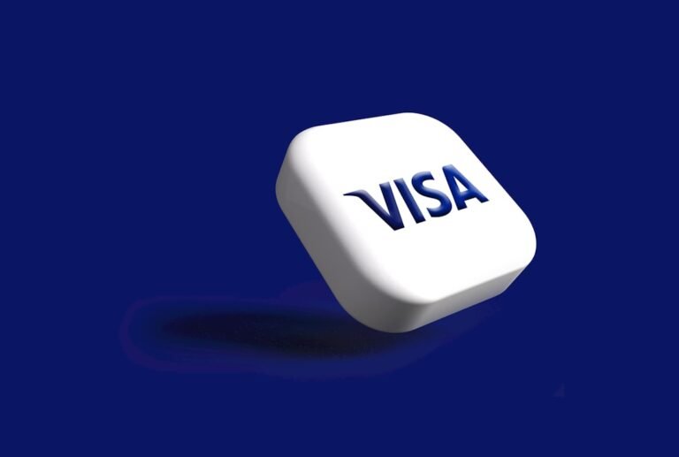 découvrez les risques et les conséquences de la fraude au visa, ainsi que les conseils pour éviter les arnaques et protéger votre demande de visa.