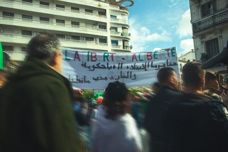 manifestation des passagers des ferries en algérie : retrouvez toutes les informations sur les causes, le déroulement et les impacts du mouvement.