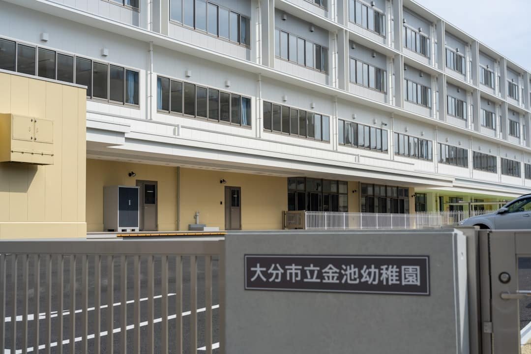 informations importantes sur la révocation du permis de séjour pour les étudiants internationaux : droits, procédures et recours.