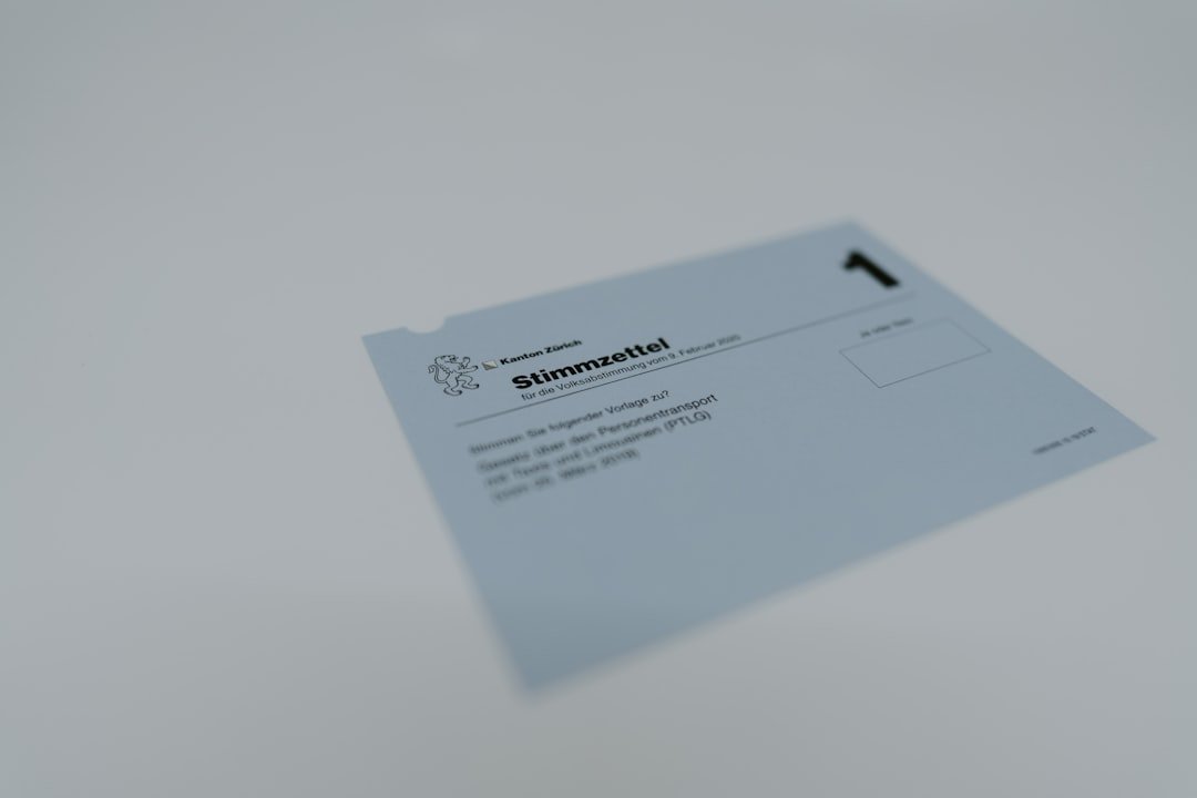 découvrez tout ce qu'il faut savoir sur le permis de séjour : démarches, conditions, et conseils pour obtenir ou renouveler votre titre de résidence en toute simplicité.