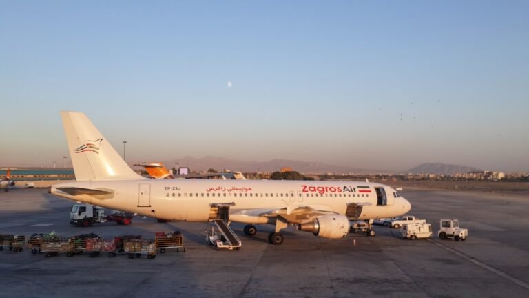découvrez l'expérience de voyage unique avec royal air maroc : confort, service de qualité et destinations variées pour un vol inoubliable.