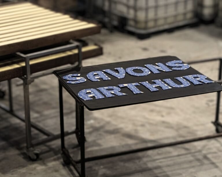 découvrez nos savons artisanaux faits à la main avec des ingrédients naturels pour une peau douce et nourrie. profitez d'une expérience unique et authentique.