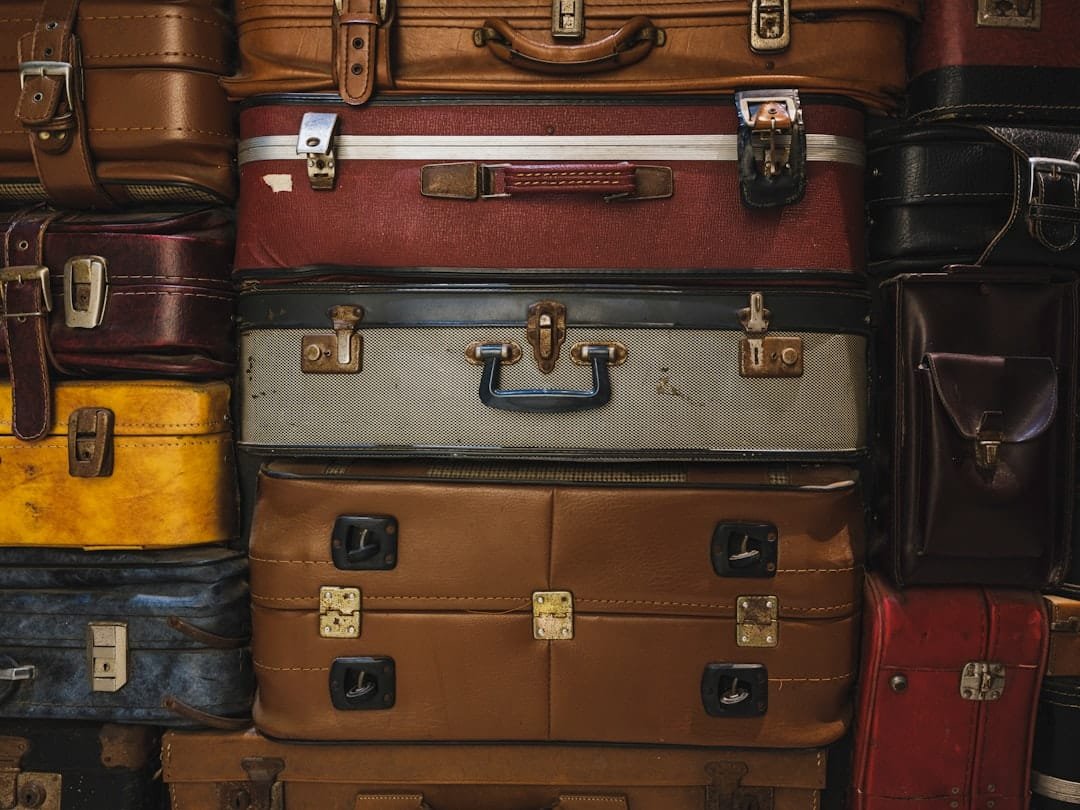 découvrez tout ce qu'il faut savoir sur les bagages cabine : dimensions, restrictions, conseils pour voyager léger et éviter les frais supplémentaires.