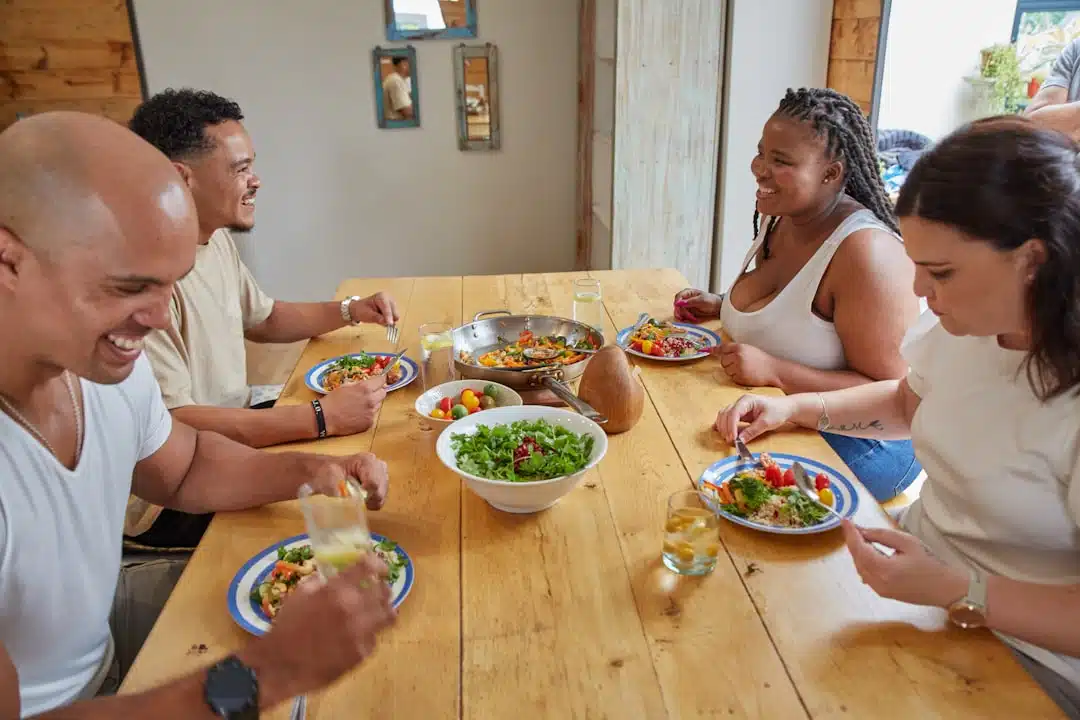 découvrez notre recette authentique de couscous, un plat traditionnel savoureux aux légumes, épices et semoule, idéal pour un repas convivial en famille ou entre amis.