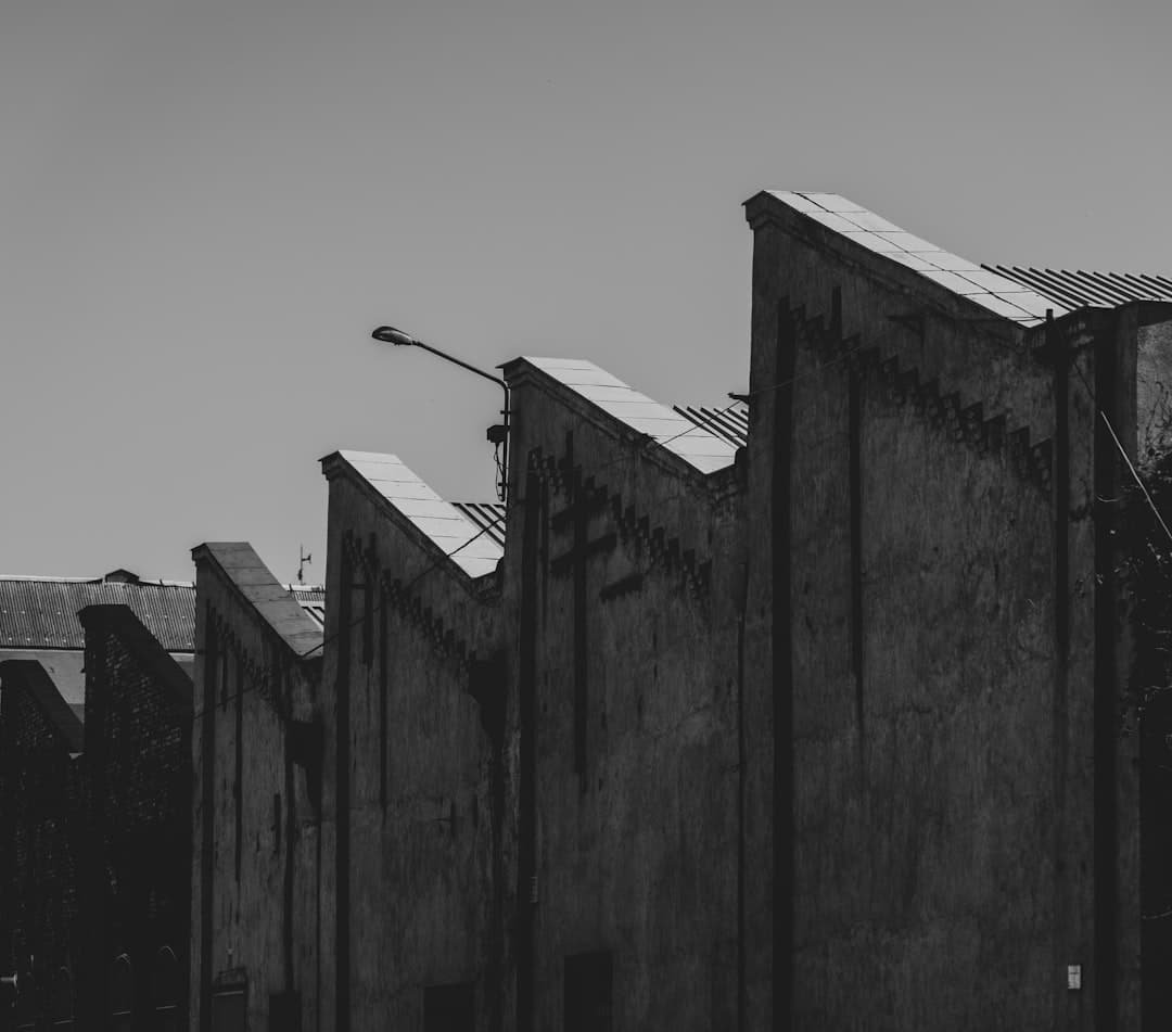 informations complètes sur la détention en matière d'immigration : procédures, droits des détenus et ressources disponibles.