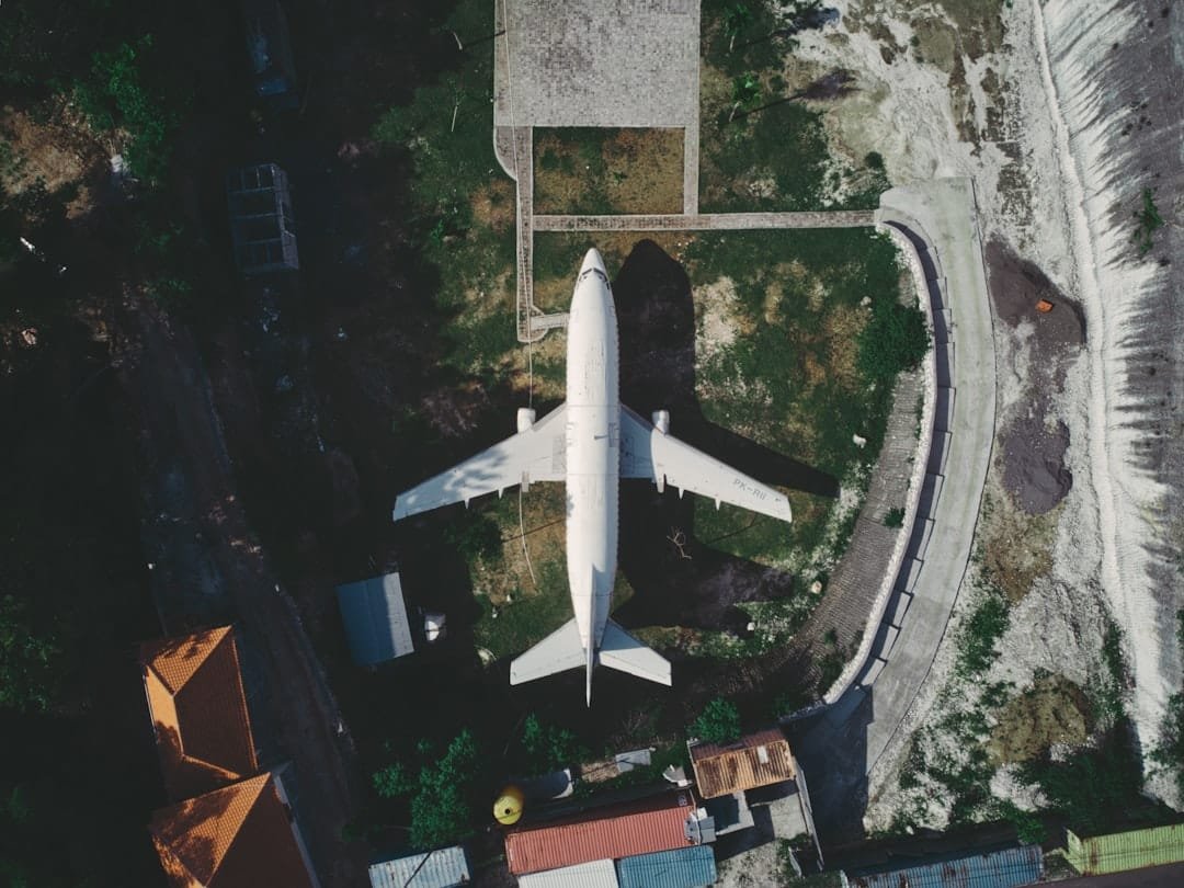 découvrez notre modèle innovant d'avion en béton, alliant durabilité et design moderne pour des performances exceptionnelles.