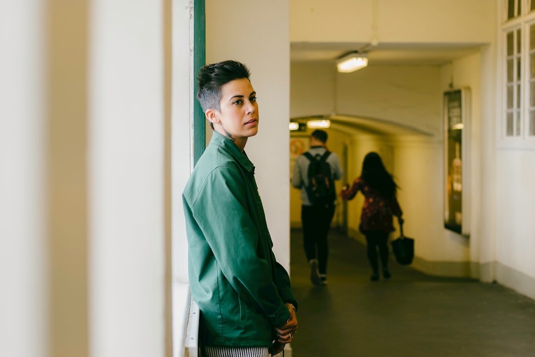 découvrez le concept de diaspora, ses origines, son impact culturel et social, ainsi que les dynamiques des communautés diasporiques à travers le monde.