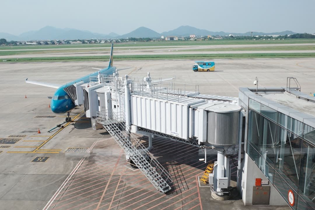 découvrez notre système de gestion des bagages innovant, conçu pour améliorer l'efficacité, la rapidité et la sécurité dans les aéroports et centres de tri.