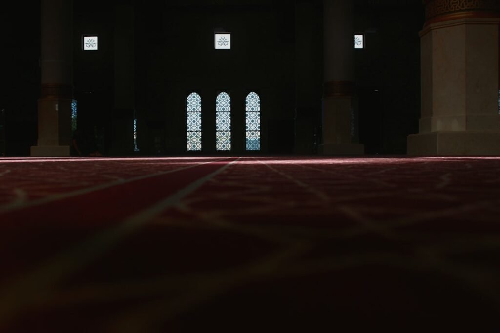 découvrez les traditions et saveurs du ramadan iftar en algérie, un moment convivial pour partager des repas riches et typiques dans un cadre culturel unique.