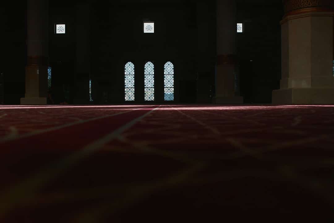 découvrez les traditions et saveurs du ramadan iftar en algérie, un moment convivial pour partager des repas riches et typiques dans un cadre culturel unique.