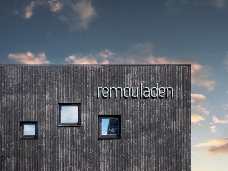 découvrez les démarches essentielles pour la régularisation de votre titre de séjour et profitez d'une résidence légale en toute sérénité.