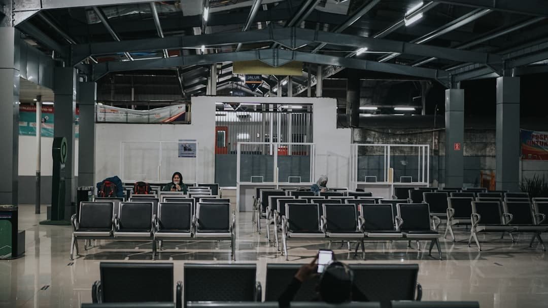 découvrez la modernisation des infrastructures de loisirs aéroportuaires pour offrir une expérience améliorée et confortable aux voyageurs.