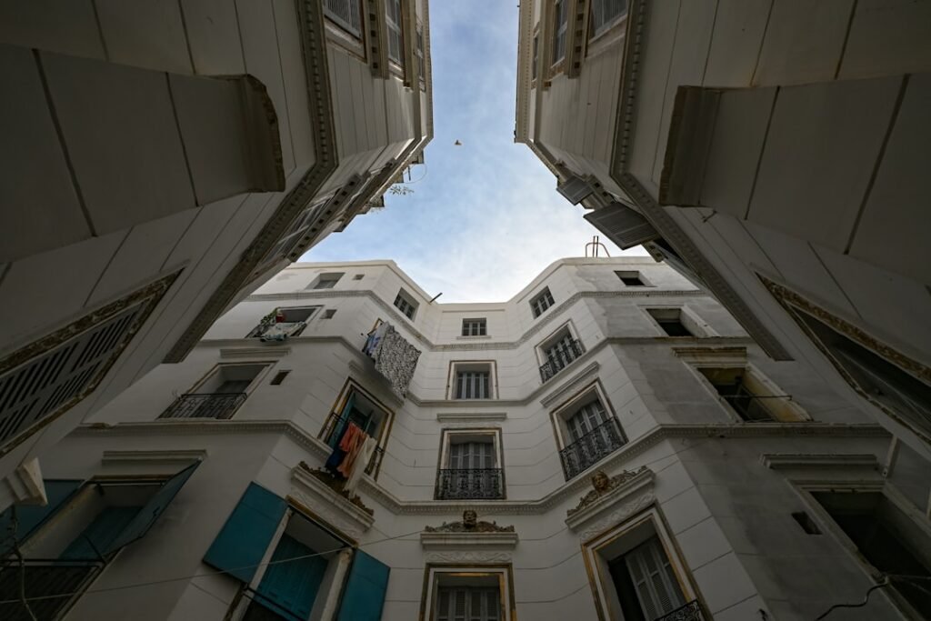 découvrez les meilleurs hôtels en algérie pour un séjour confortable et mémorable. réservez dès maintenant votre hébergement idéal au cœur de l'algérie.