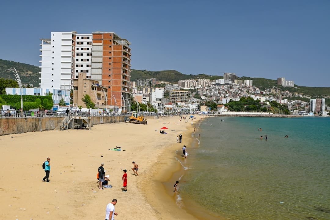 découvrez les meilleurs hôtels en algérie pour un séjour confortable et authentique. réservez dès maintenant et profitez de l'hospitalité algérienne.