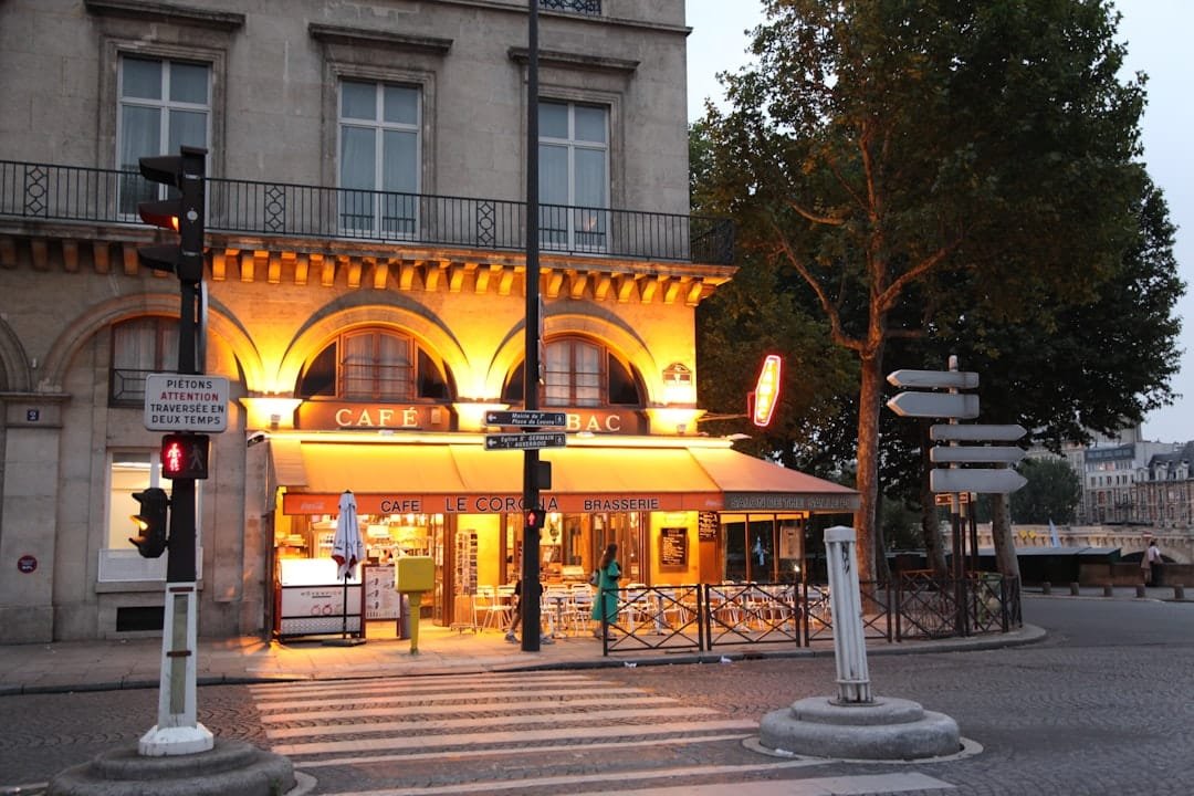 dĂ©couvrez un restaurant algĂ©rien authentique Ă paris, offrant des saveurs traditionnelles, des plats faits maison et une ambiance chaleureuse au cĆur de la capitale.