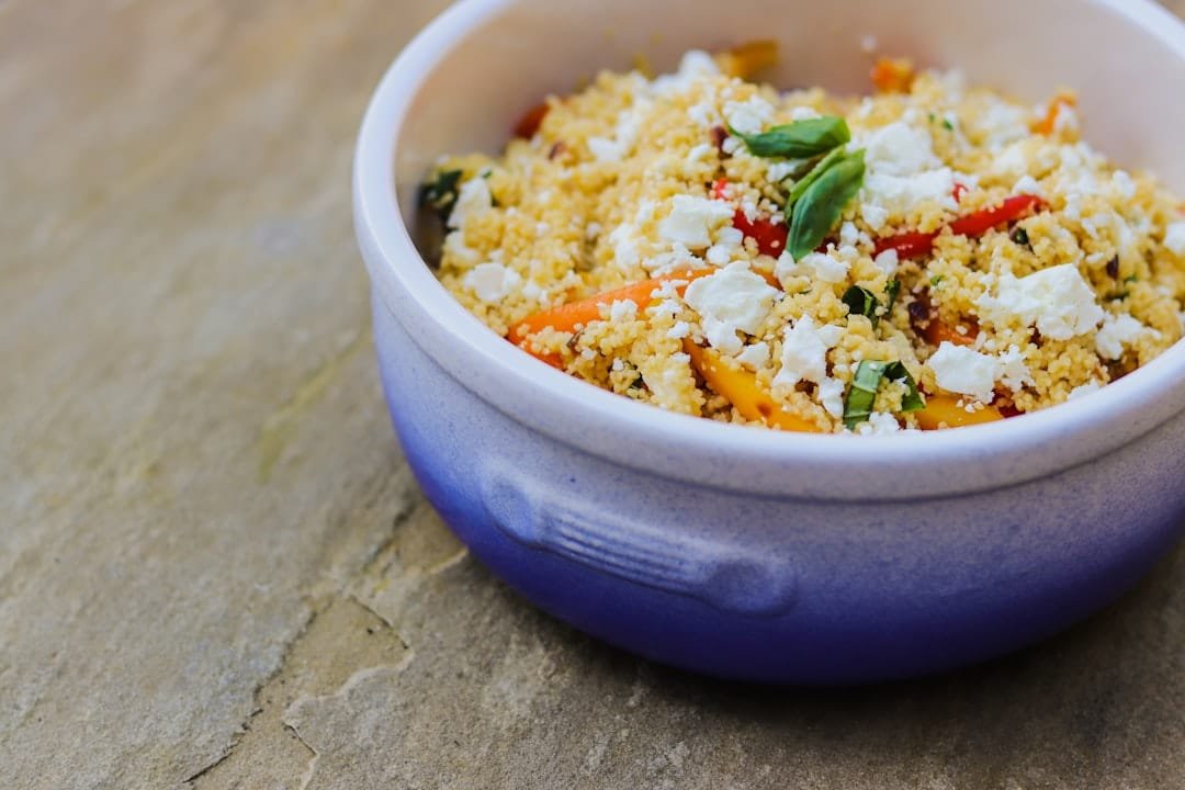 découvrez notre recette traditionnelle du couscous, un plat savoureux et convivial aux légumes et épices authentiques. facile à préparer et parfait pour toutes les occasions.