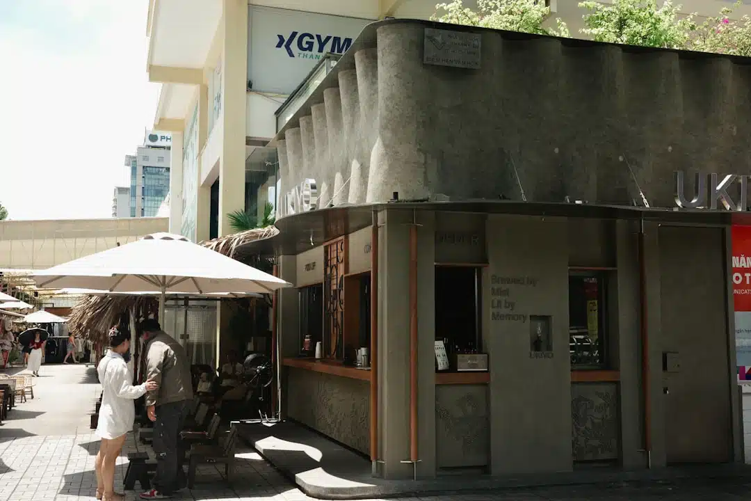 Notre restaurant de kebab moderne alliant saveurs traditionnelles et ambiance contemporaine pour une expérience culinaire unique.
