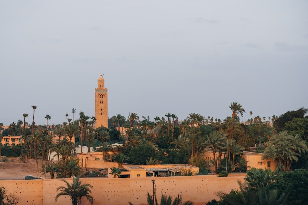 découvrez comment éviter les arnaques aux taxis à marrakech grâce à nos conseils pratiques et profitez d'un transport sûr et agréable dans la ville.