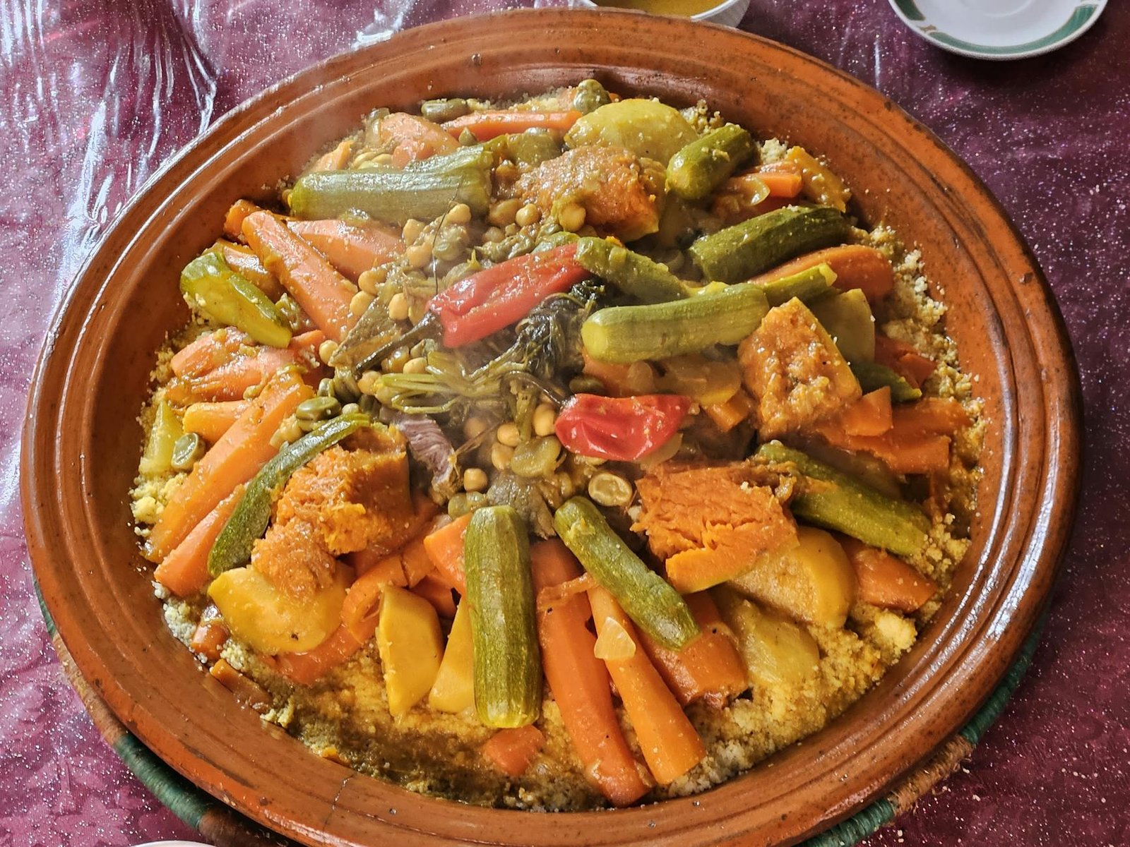 Couscous algerien traditionnel a la semoule et aux legumes