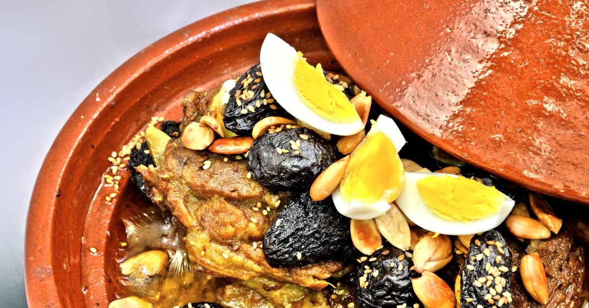 découvrez la cuisine algérienne, riche en saveurs authentiques, mêlant épices, traditions méditerranéennes et recettes ancestrales pour un voyage culinaire unique.