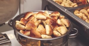 découvrez notre sélection de pains et pâtisseries artisanales, frais et délicieux, parfaits pour toutes vos envies gourmandes.
