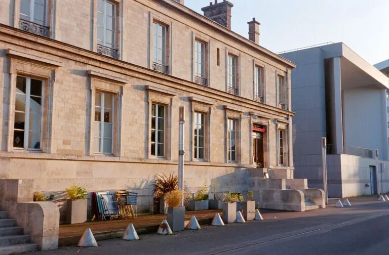Consulat d'Algérie à Besançon - 1 rue de l'Industrie 25000