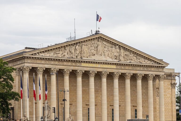 Consulat général d'Algérie à Paris - 1 passage du Trône 75011