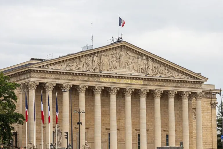 Consulat général d'Algérie à Paris - 1 passage du Trône 75011