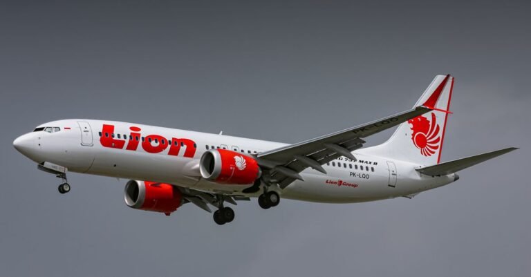 découvrez les caractéristiques, performances et innovations du boeing 737 max 8, un avion de nouvelle génération conçu pour l'efficacité et le confort des passagers.