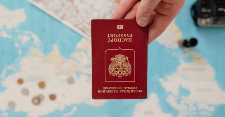 découvrez tout ce qu'il faut savoir sur le titre de séjour : démarches, conditions, droits et renouvellement pour séjourner légalement.