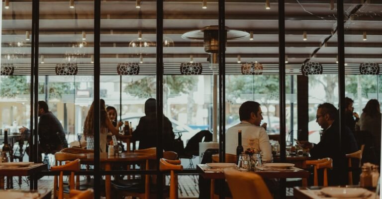 découvrez notre restaurant, un lieu chaleureux où la gastronomie française traditionnelle rencontre une ambiance conviviale. réservez votre table dès aujourd'hui pour une expérience culinaire inoubliable.