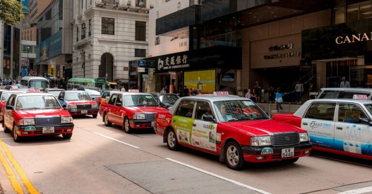 service de taxi rapide et fiable pour tous vos trajets en ville et en périphérie. réservez facilement votre course à tout moment.