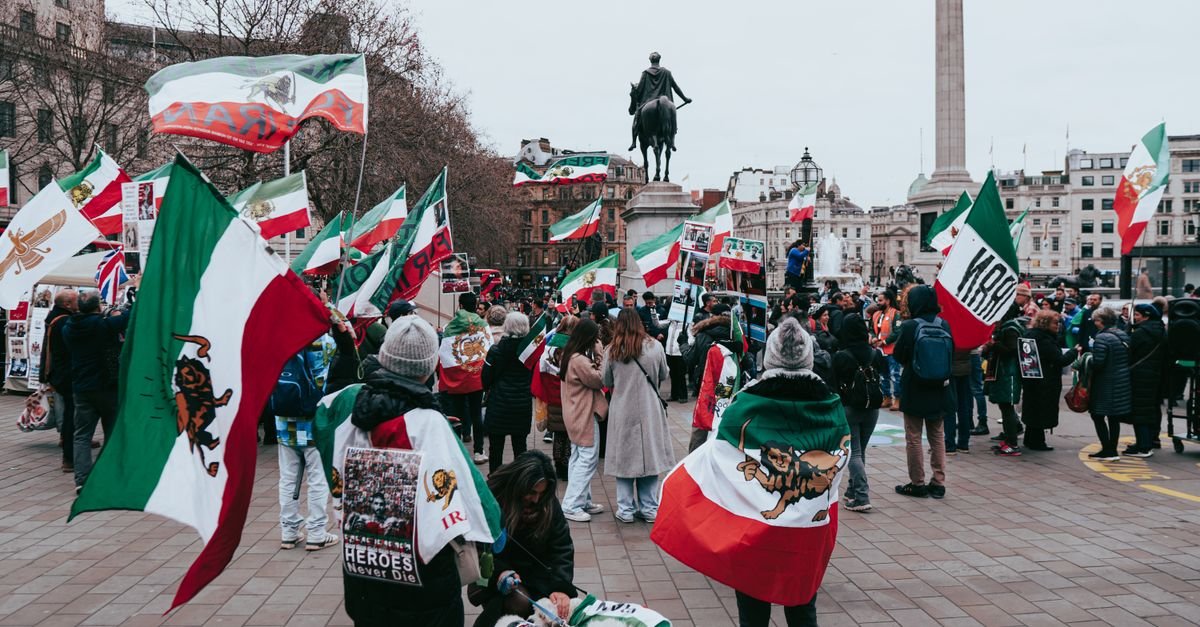 découvrez la diaspora algérienne : son histoire, sa culture, ses contributions à travers le monde et les liens qui unissent les communautés algériennes à l'étranger.