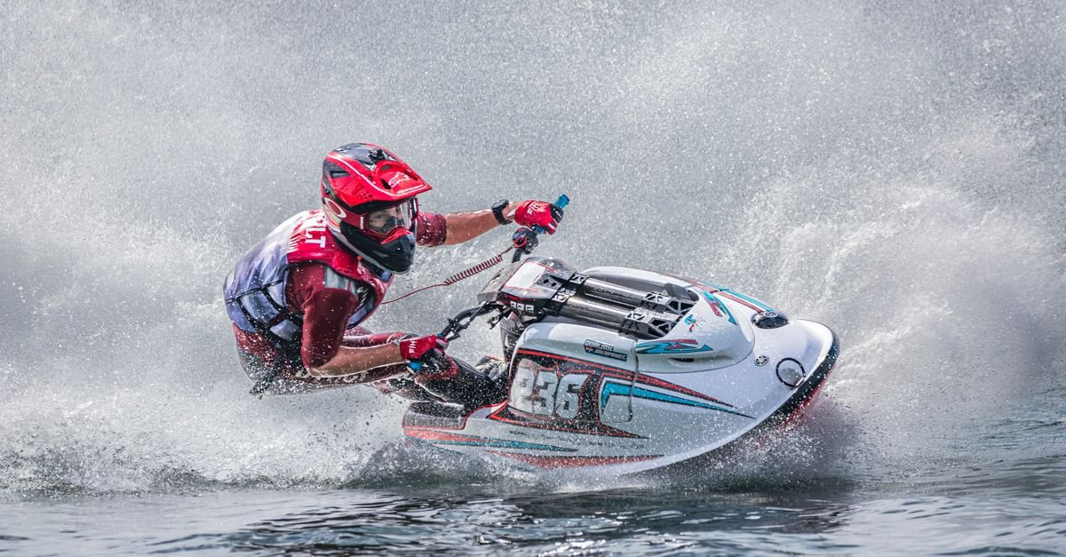 découvrez les causes, conséquences et conseils de sécurité pour prévenir les accidents de jet-ski. informez-vous pour profiter de ce sport nautique en toute sérénité.