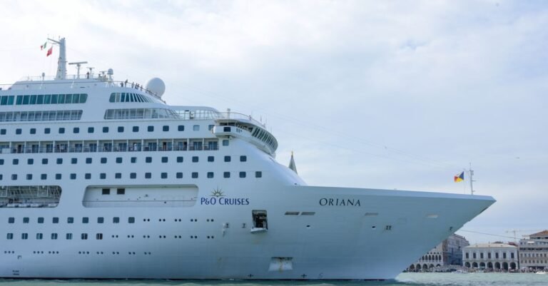 découvrez la controverse autour des croisières lgbt+, les débats et enjeux liés à l'inclusion et à la diversité dans l'industrie du tourisme maritime.
