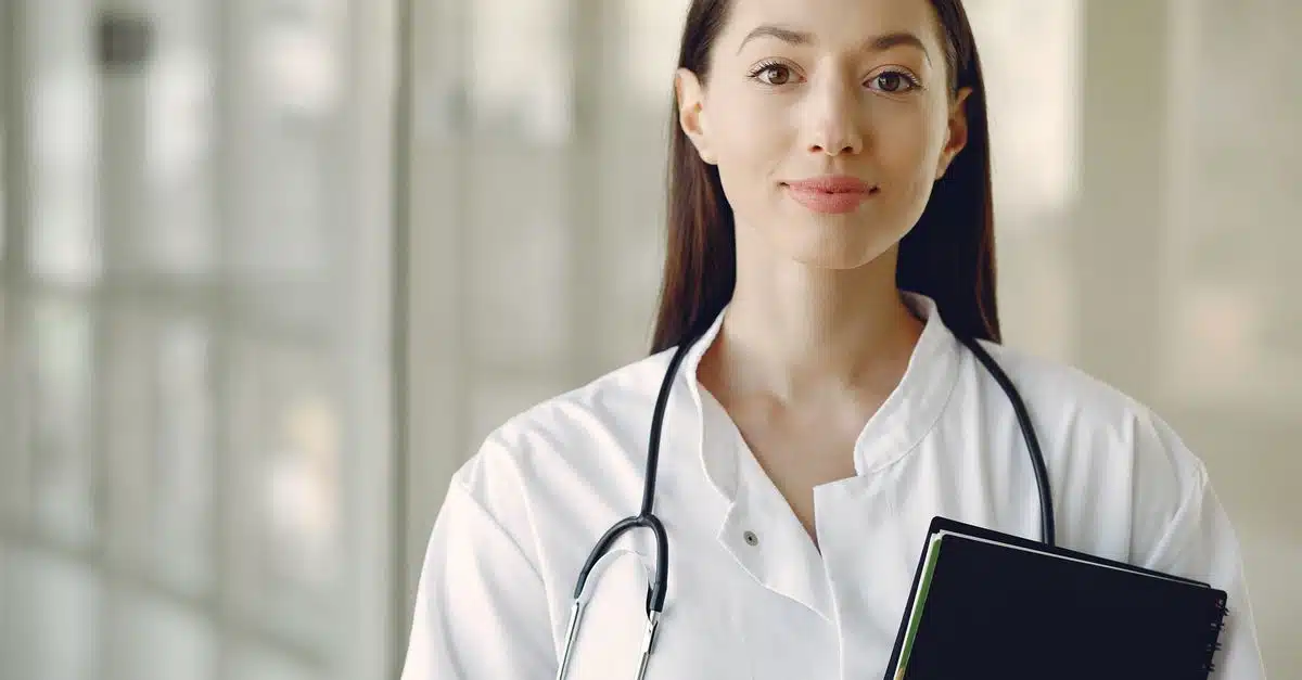 obtenez la résidence permanente au canada pour les médecins algériens grâce à un guide complet et des conseils pratiques adaptés à votre profil professionnel.