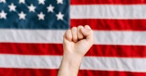 découvrez le pouvoir de la solidarité, un lien essentiel qui unit les individus pour surmonter ensemble les défis et construire un avenir meilleur.
